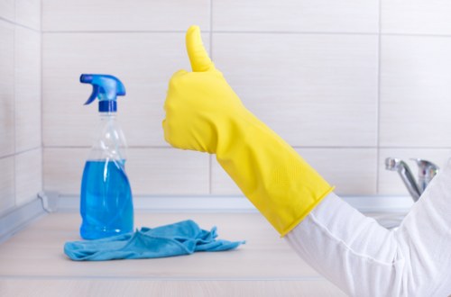 House cleaning support for busy households in E2
